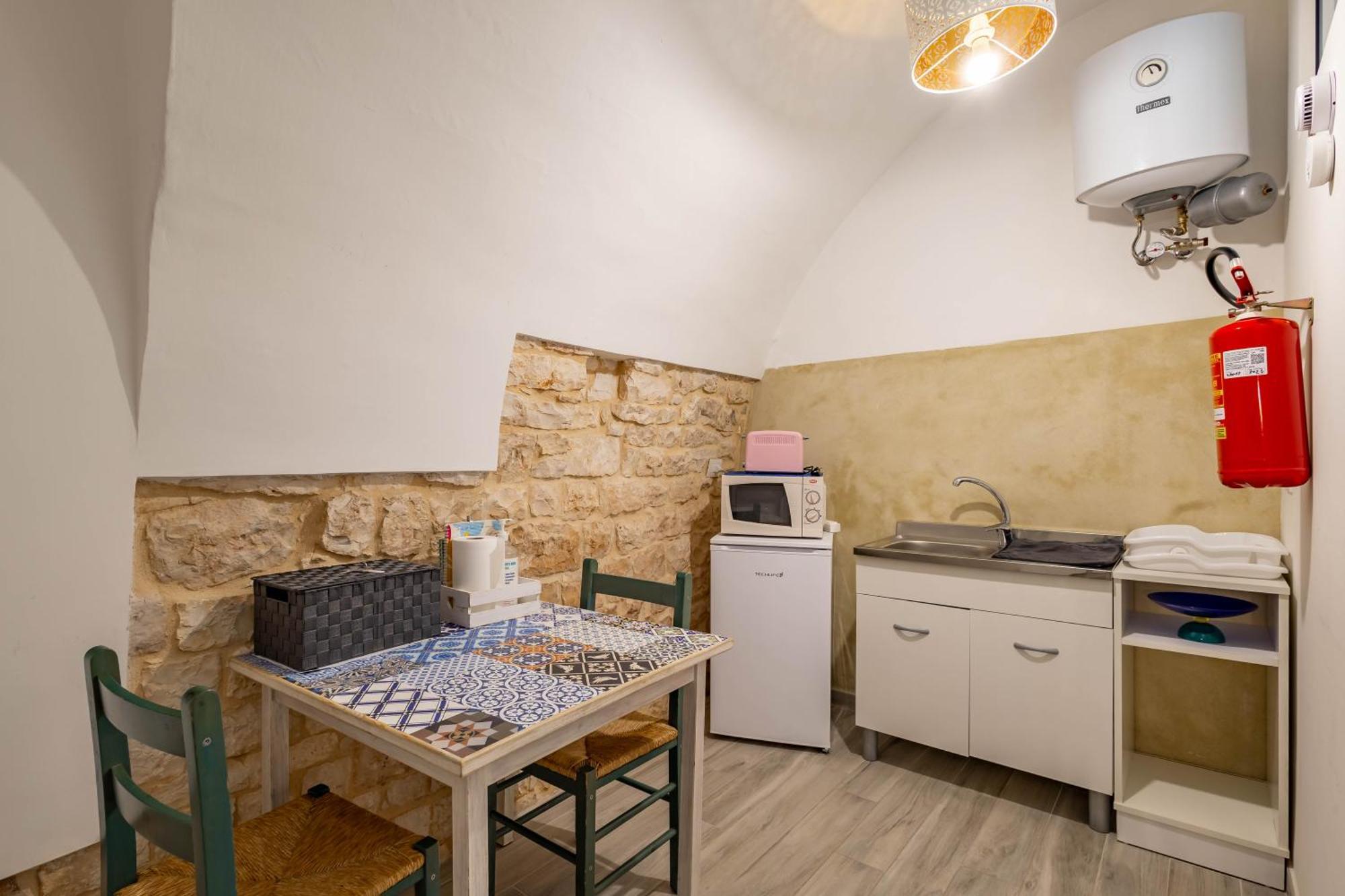 Antiche Mura Apartments"Nido Di Puglia" Monovano Turi Luaran gambar